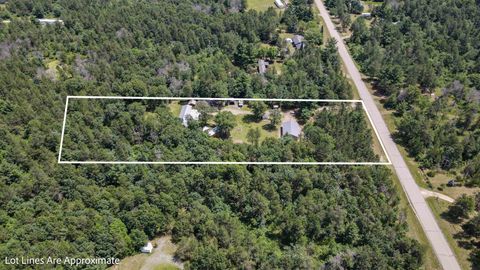 Tiny photo for 976 Blackhawk Court, Hancock, WI 54943 (MLS # 2003525)