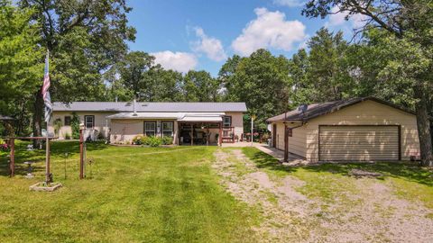 Tiny photo for 976 Blackhawk Court, Hancock, WI 54943 (MLS # 2003525)