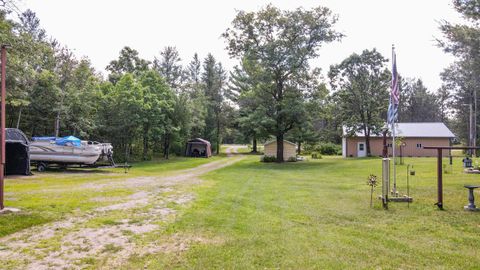 Tiny photo for 976 Blackhawk Court, Hancock, WI 54943 (MLS # 2003525)