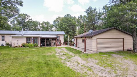 Tiny photo for 976 Blackhawk Court, Hancock, WI 54943 (MLS # 2003525)