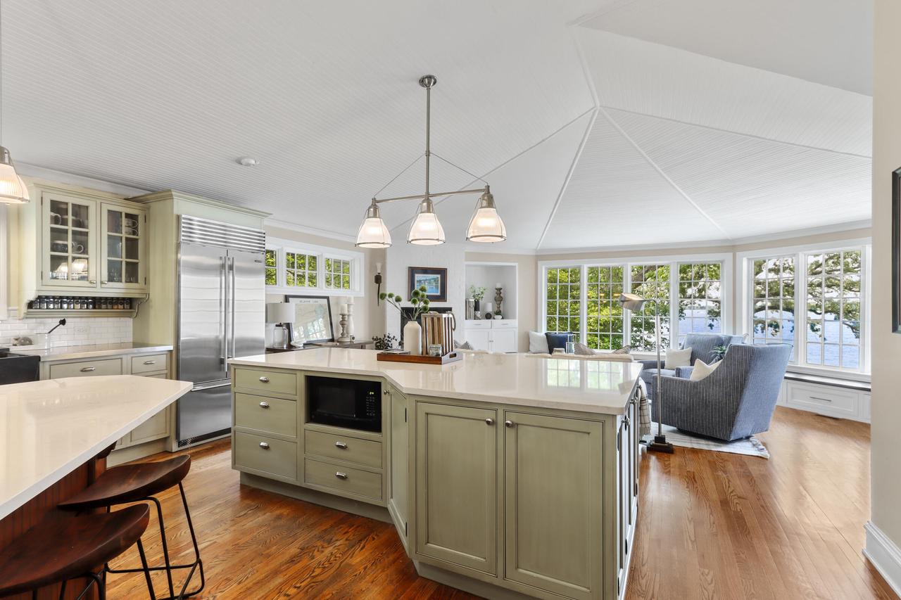 1809 South Shore Drive