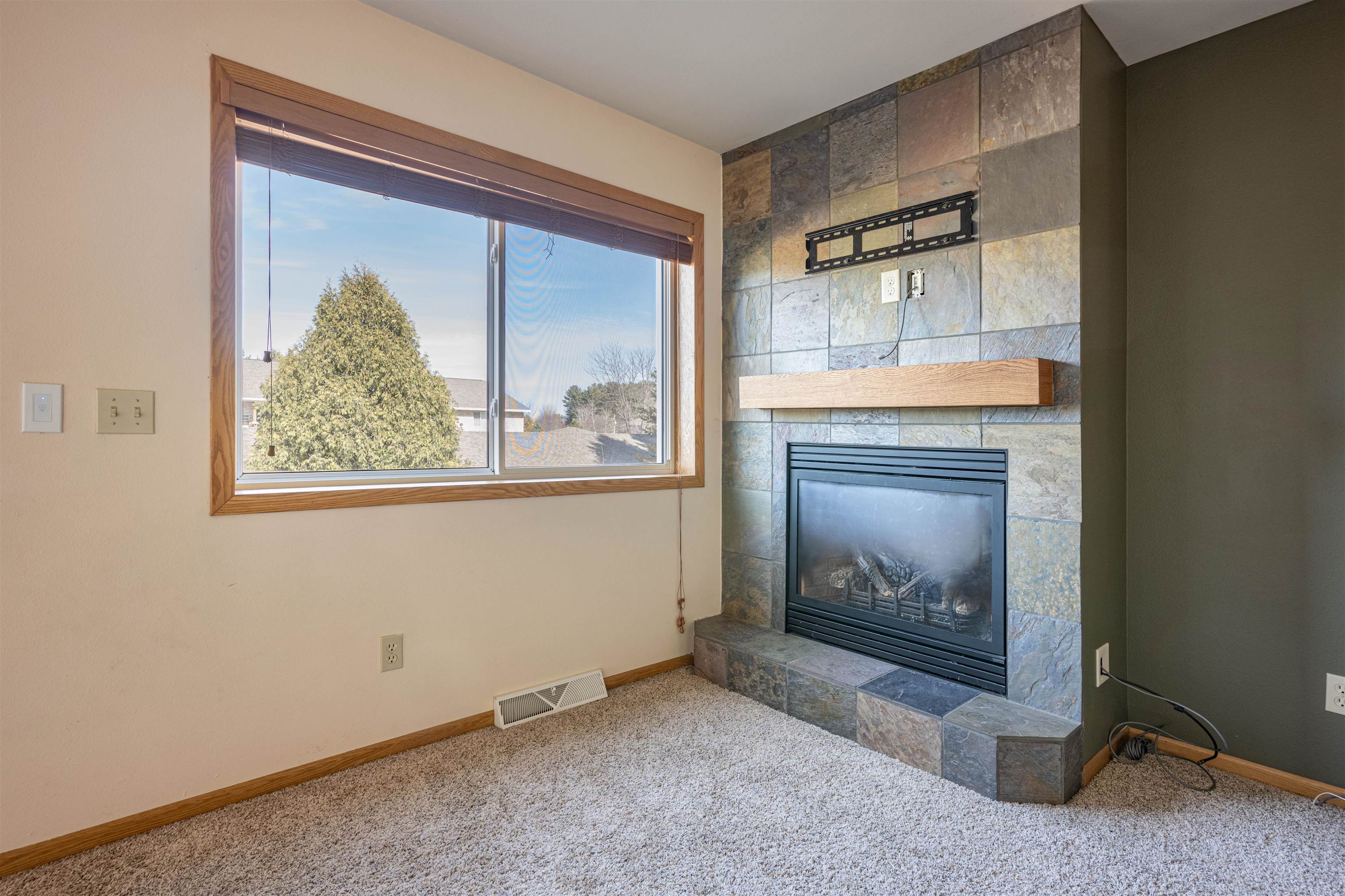 Baraboo, Wisconsin 53913, United States, 2 Bedrooms Bedrooms, ,2 BathroomsBathrooms,Residential,Active,110685