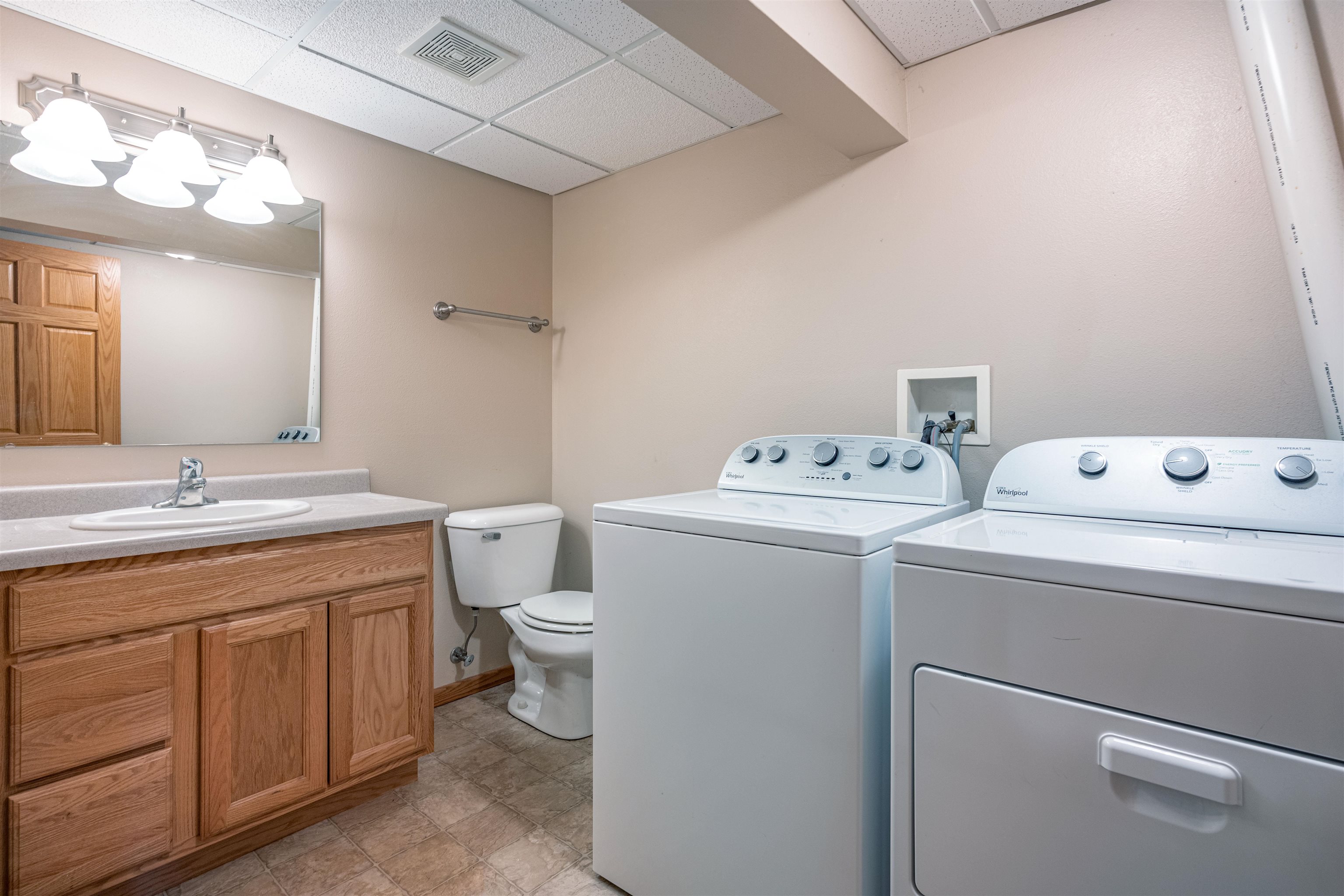 Baraboo, Wisconsin 53913, United States, 2 Bedrooms Bedrooms, ,2 BathroomsBathrooms,Residential,Active,110685