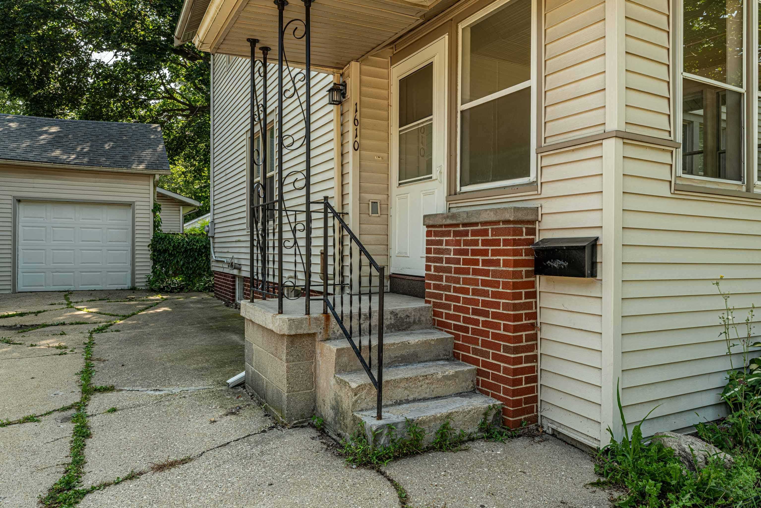 1610 17th Avenue - Photo 4