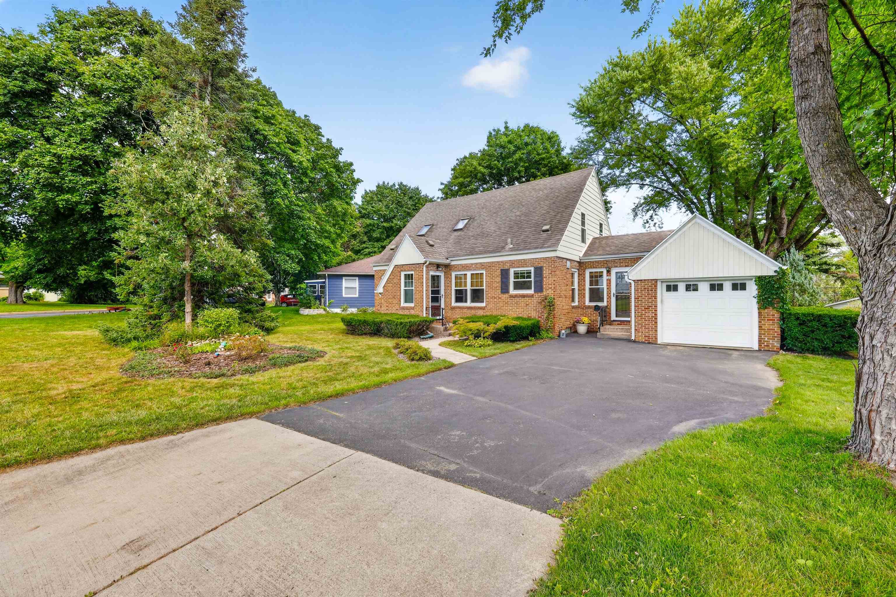 186 Hillcrest Circle