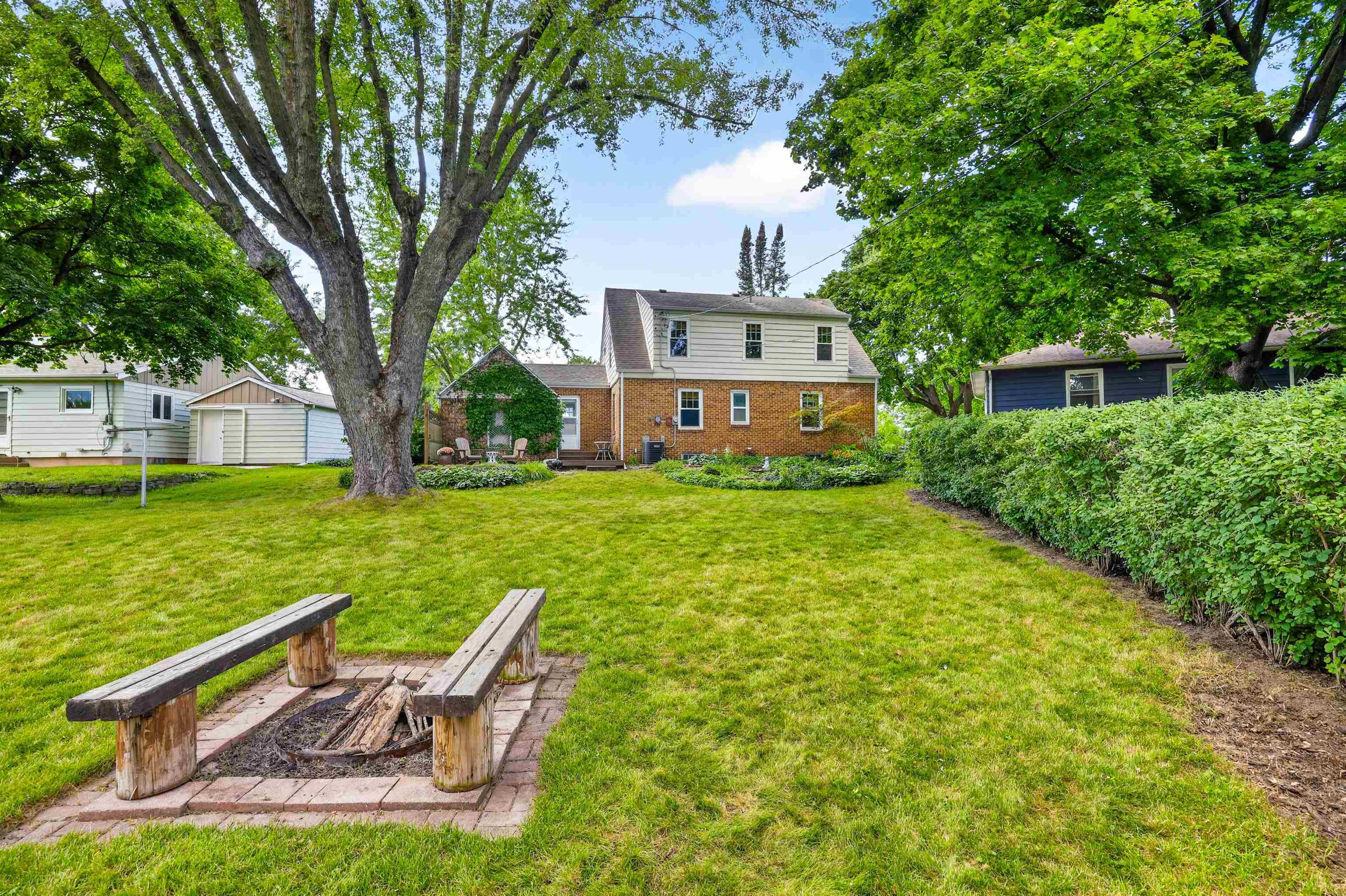 186 Hillcrest Circle