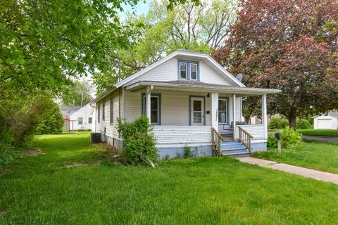 Photo of 1521 Mineral Point Avenue, Janesville, WI 53548 (MLS # 2023823)