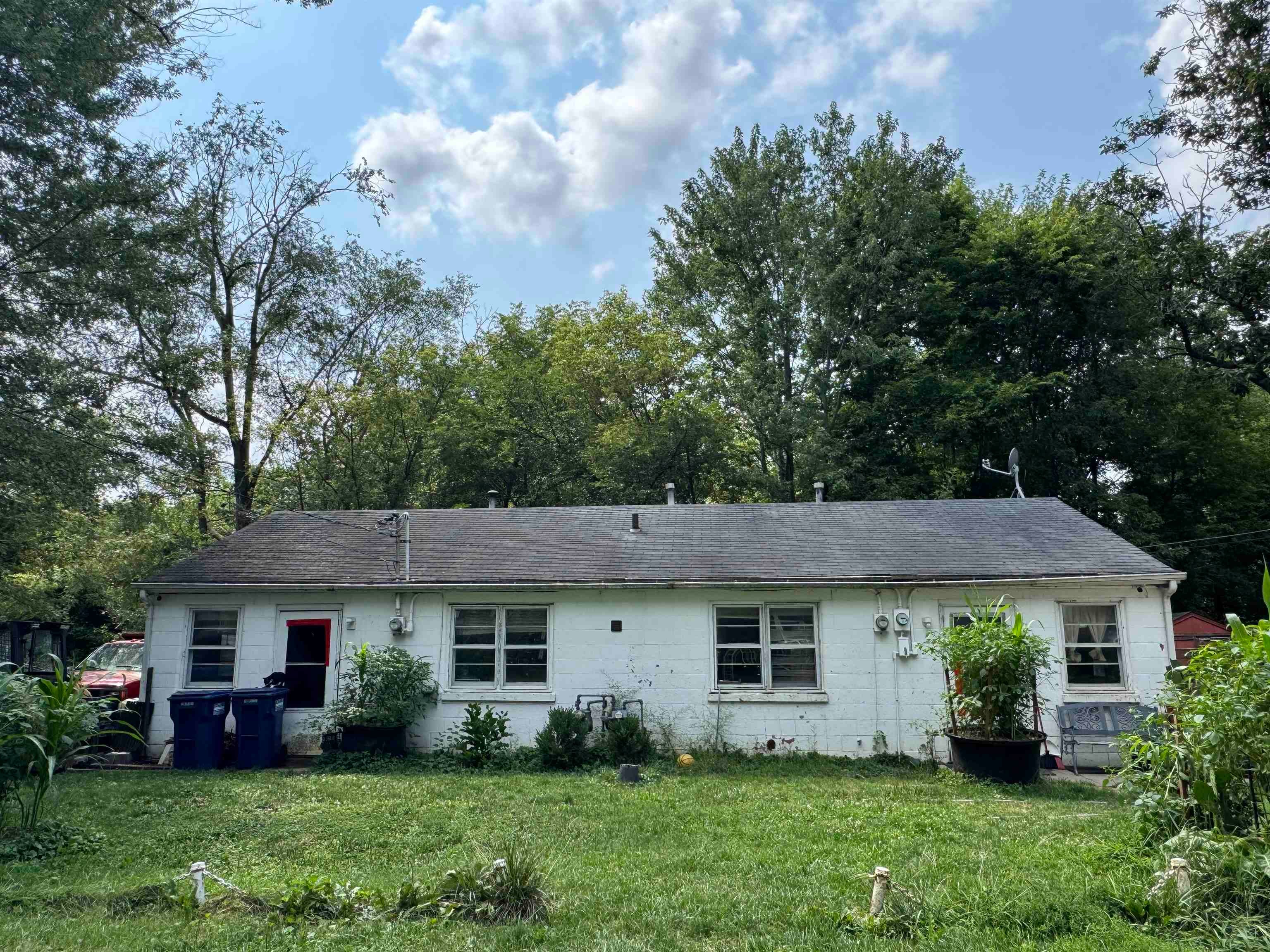 492-494 E Community Drive