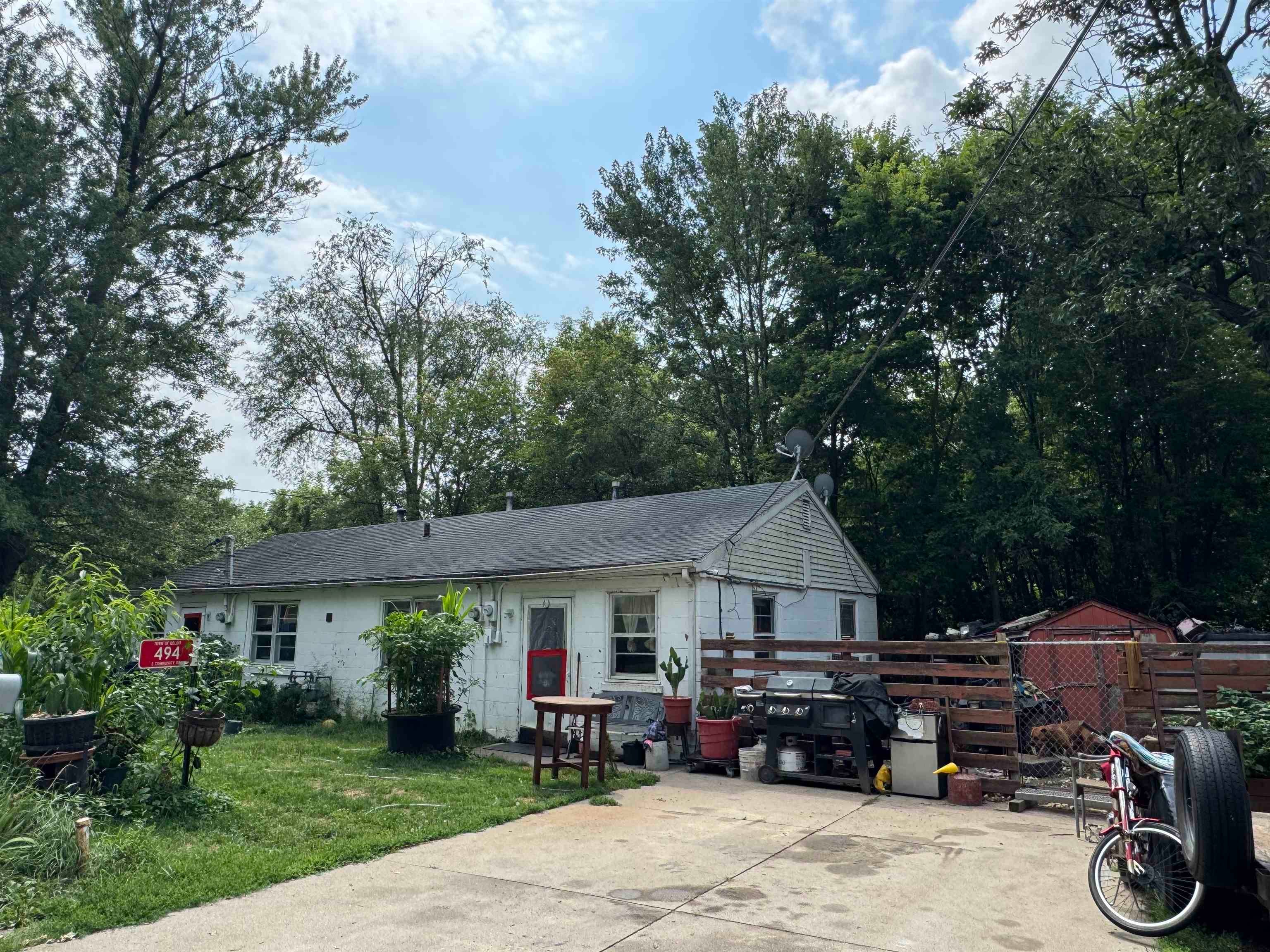 492-494 E Community Drive