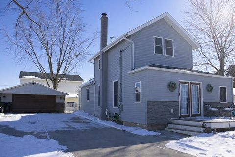Photo of 742 Hubbell Street, Marshall, WI 53559 (MLS # 2014434)
