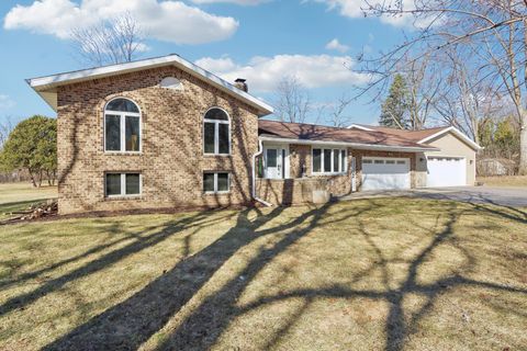 Photo of S9061 Meadowdale Road, Prairie Du Sac, WI 53578 (MLS # 2018181)
