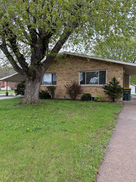 Photo of 204 S Buchanan Street, Prairie Du Chien, WI 53821 (MLS # 2021548)