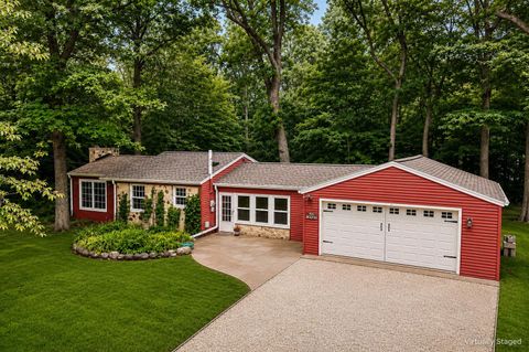 Photo of N31W22210 Green Road, Waukesha, WI 53186 (MLS # 2028564)