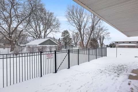 Tiny photo for 178 E Front Street 14 #14, Marquette, WI 53947 (MLS # 2013342)