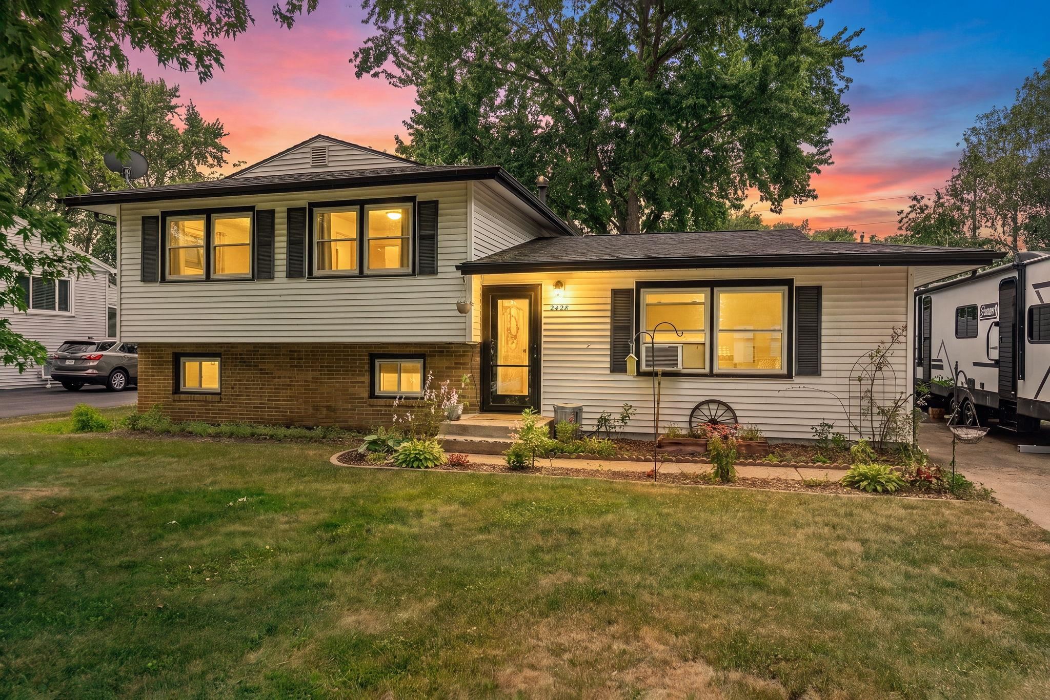 Photo 1 of 28 — 2428 Pioneer Drive, Beloit, WI 53511