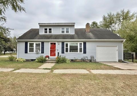 Photo of 604 Ridgeland Avenue, Beloit, WI 53511 (MLS # 2010860)