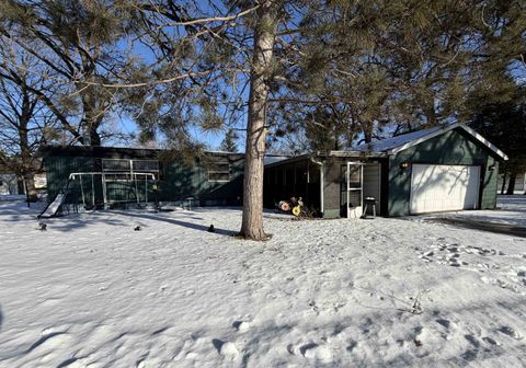 Photo of 122 Falling Creek Circle, Janesville, WI 53548 (MLS # 2015783)