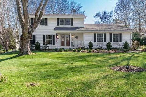 Photo of 3479 Field Crest Court, Beloit, WI 53511 (MLS # 2020306)