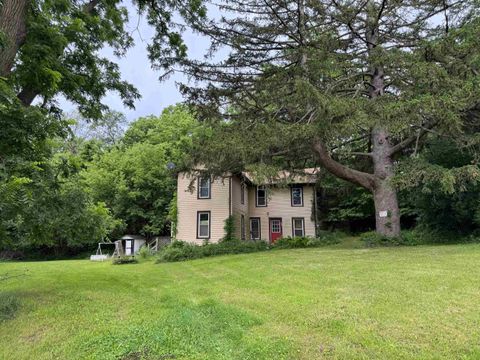 Photo of 1803 Rockport Road, Janesville, WI 53548 (MLS # 2005241)