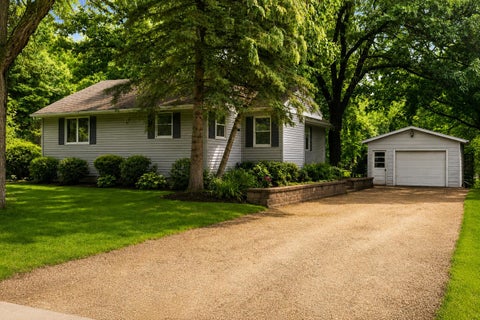 Photo of 633 Pony Lane, Sun Prairie, WI 53590 (MLS # 2025033)