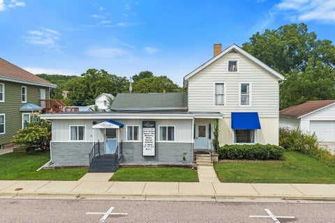 Photo of 121 5th Street, Baraboo, WI 53913 (MLS # 2033117)