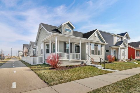 Photo of 1203 Twisted Branch Way, Sun Prairie, WI 53590 (MLS # 2019360)