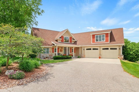 Photo of S8749 Waters Edge Way, Prairie Du Sac, WI 53578 (MLS # 2025897)