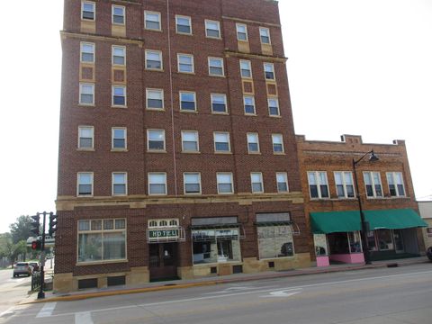 Photo of 103 E Maple Avenue, Beaver Dam, WI 53916 (MLS # 1988206)