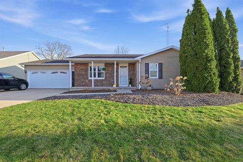 Photo of 407 Eilbes Avenue, Beaver Dam, WI 53916 (MLS # 2019937)