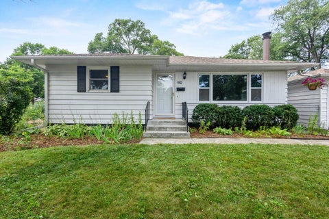 Photo of 110 Buckingham Lane, Madison, WI 53714 (MLS # 2028814)