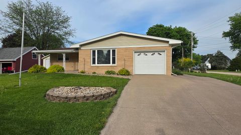 Photo of 350 S Taylor Street, Lancaster, WI 53813 (MLS # 2023493)
