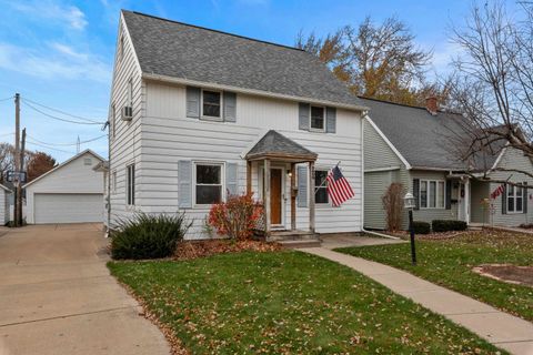 Photo of 724 Mac Arthur Drive, Beaver Dam, WI 53916 (MLS # 2013003)