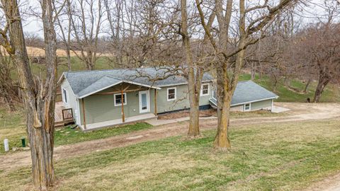 Photo of 13800 W Valley Road, East Dubuque, IL 61025 (MLS # 2020927)