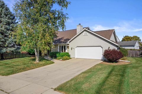 Photo of 643 Eddington Drive, Sun Prairie, WI 53590 (MLS # 2010387)