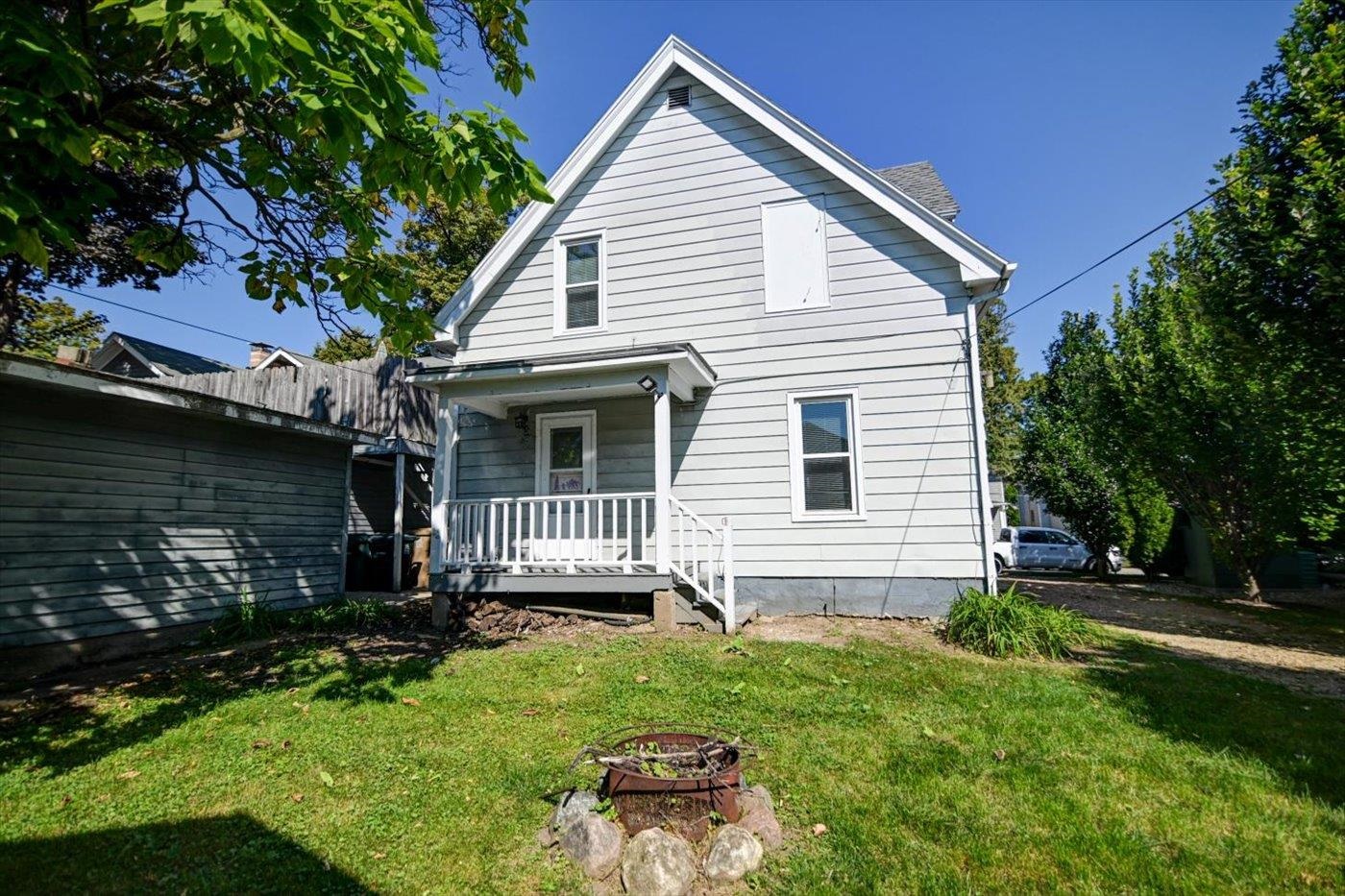 927 Drake Street