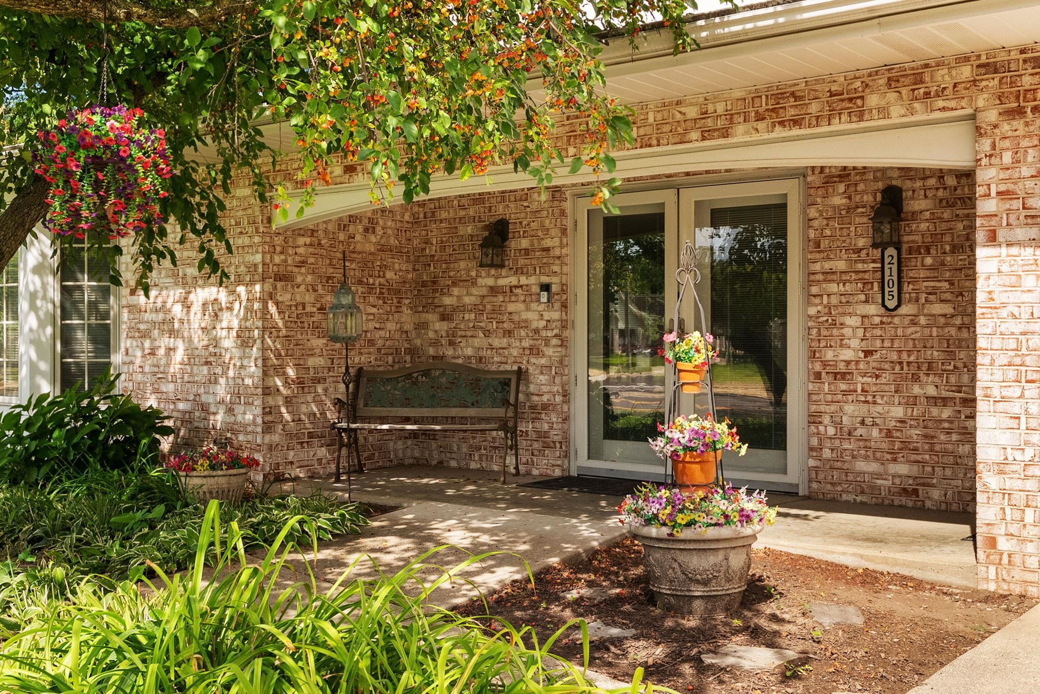 2105 Ruger Avenue - Photo 4