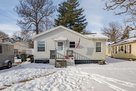 Photo of 713 Oak Street, Fort Atkinson, WI 53538 (MLS # 2016164)