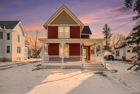 Photo of 610 MILTON Avenue, Janesville, WI 53545 (MLS # 2013633)