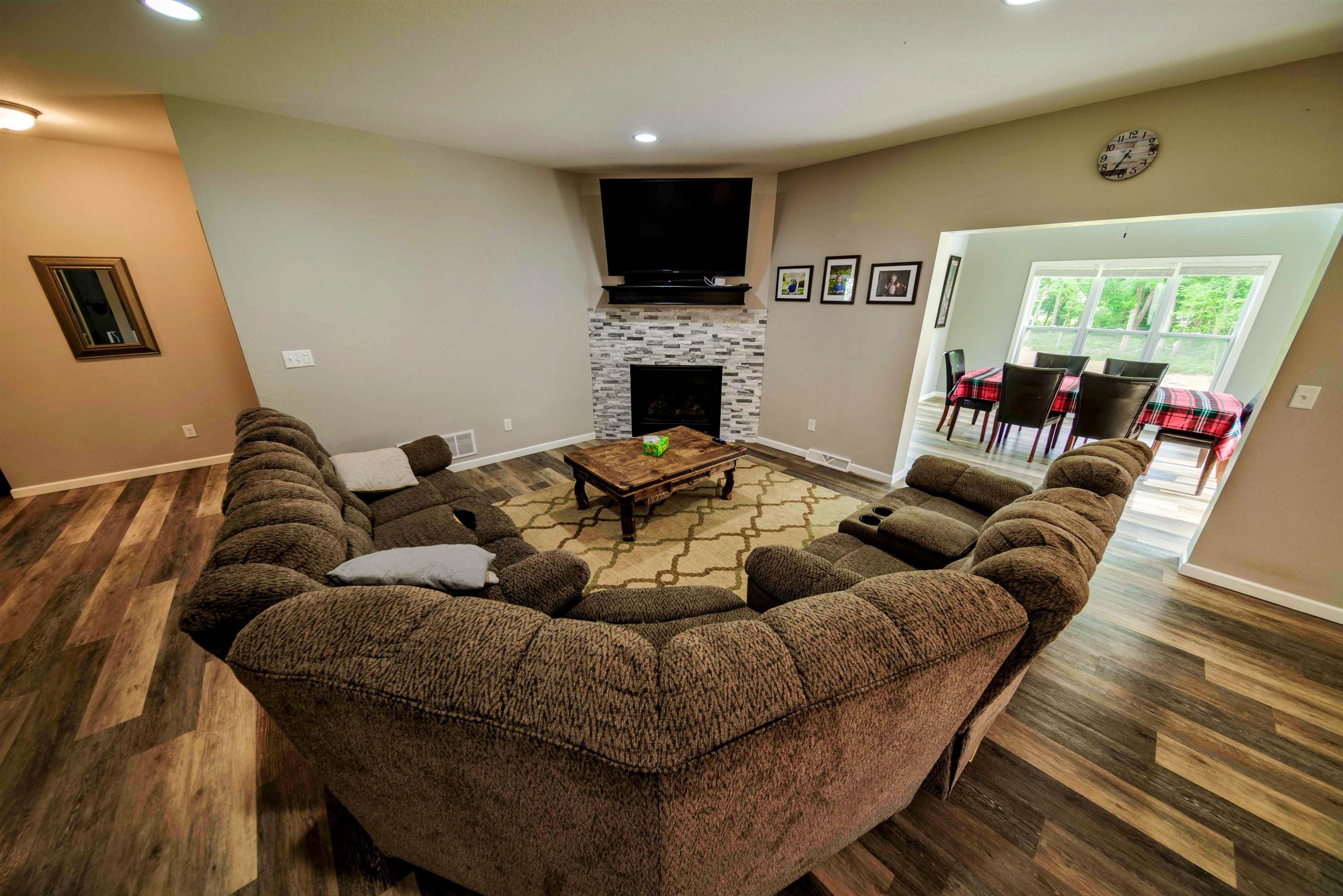 Wisconsin Dells, Wisconsin 53965, United States, 5 Bedrooms Bedrooms, ,3 BathroomsBathrooms,Residential,Active,177619