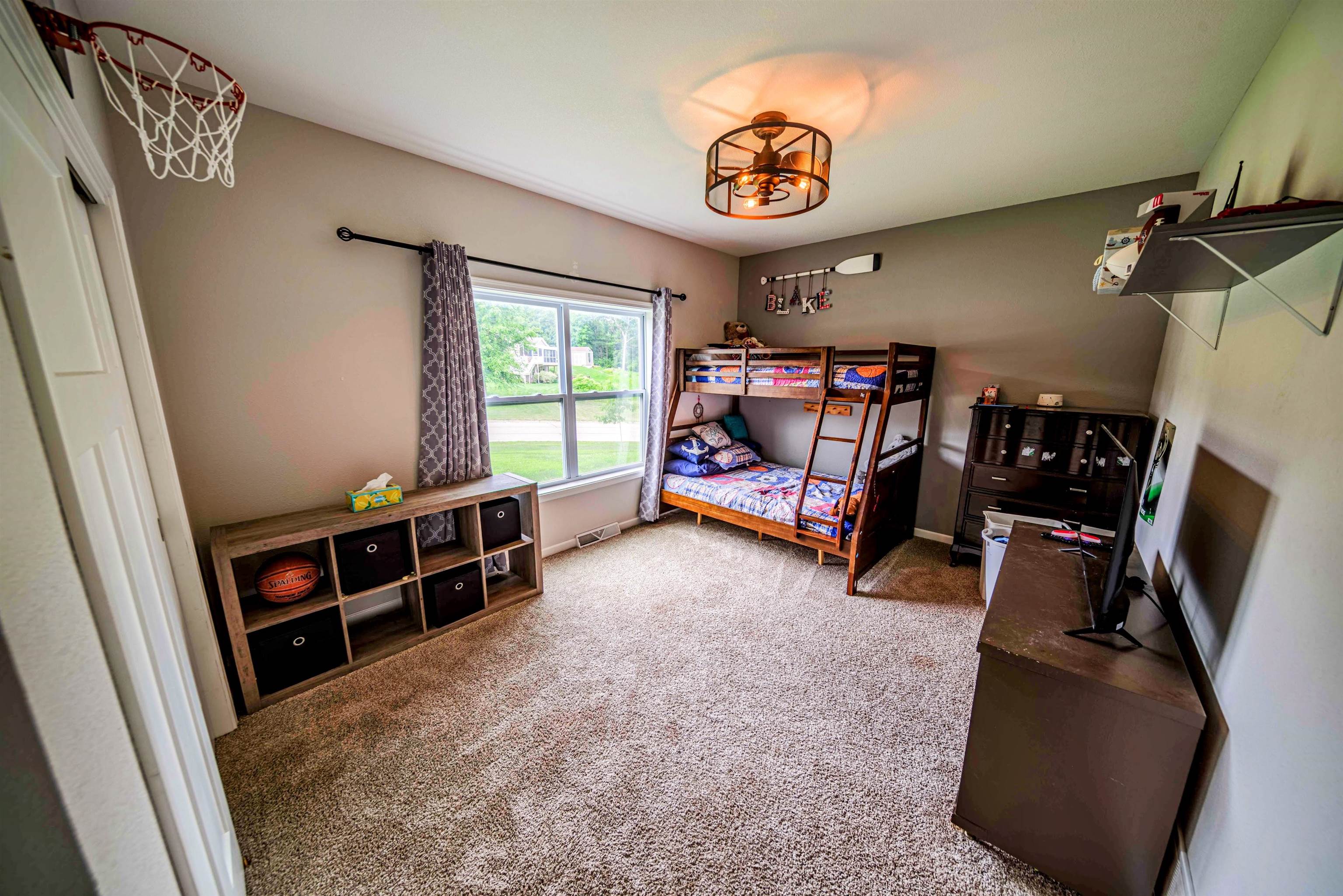 Wisconsin Dells, Wisconsin 53965, United States, 5 Bedrooms Bedrooms, ,3 BathroomsBathrooms,Residential,Active,177619