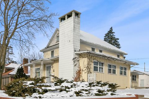 Photo of 435 8th Street, Baraboo, WI 53913 (MLS # 2015506)