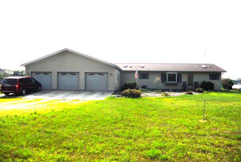 Photo of N2635 26th Avenue, Lyndon Station, WI 53944 (MLS # 2030451)