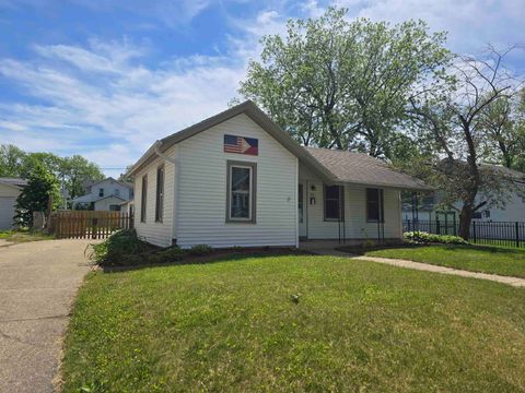 Photo of 412 N Chatham Street, Janesville, WI 53548 (MLS # 2024362)
