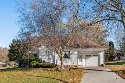 Photo of 534 S Margaret Street, Markesan, WI 53946 (MLS # 2012285)