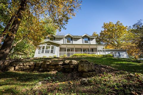 Photo of 4828 N Brentwood Drive, Milton, WI 53563 (MLS # 2011236)