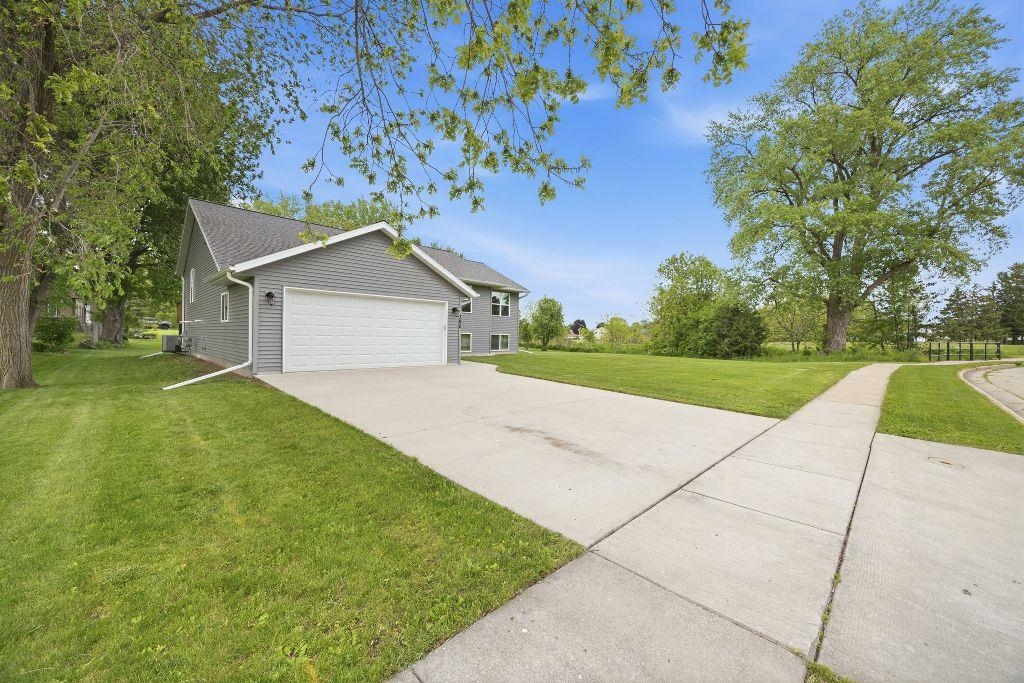390 Meadow Lane