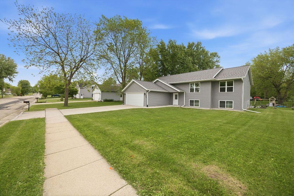 390 Meadow Lane