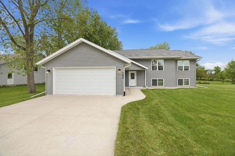 Photo of 390 Meadow Lane, Columbus, WI 53925 (MLS # 2024529)