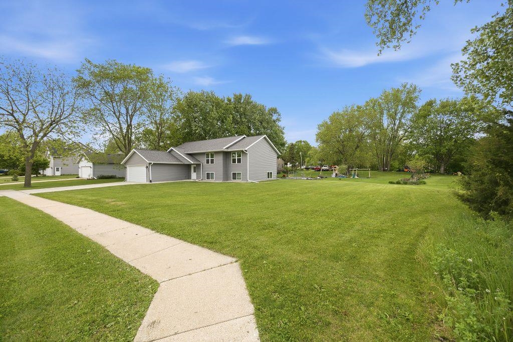 390 Meadow Lane