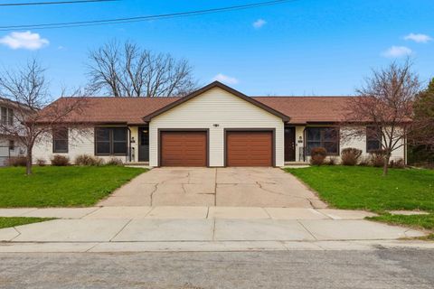 Photo of 2502-2504 Greenway View, Madison, WI 53713 (MLS # 2021354)